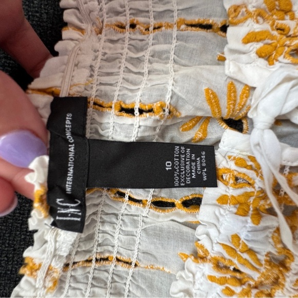 White and Gold Embroidered Women's Top with eyelets off the shoulder blouse cute - Picture 8 of 11